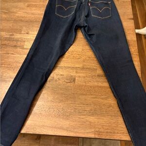Levi’s 711 Dark Wash - Size 31